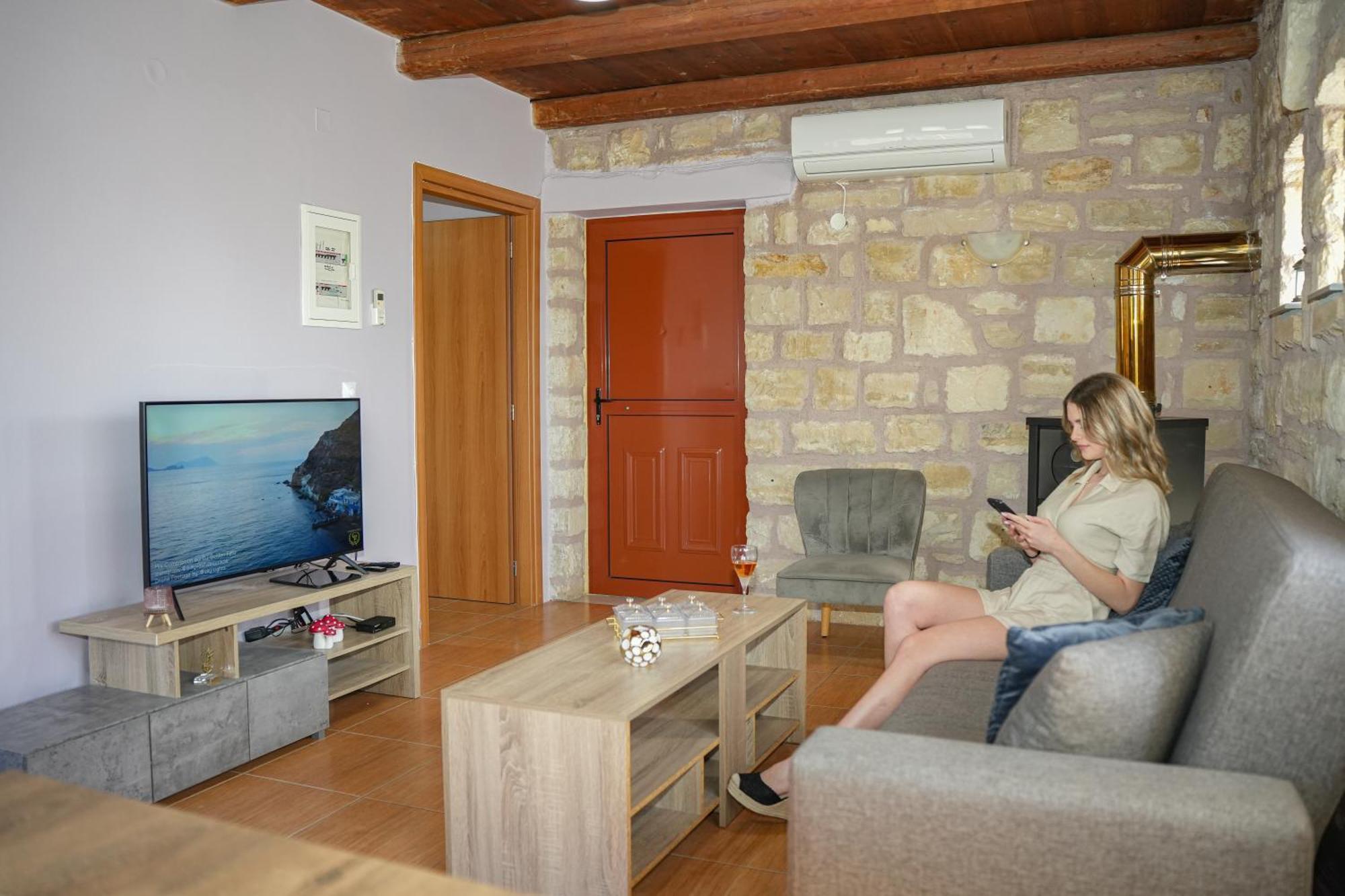Sundaymar Stone House Apartman Hriszí Aktí Haniá Kültér fotó